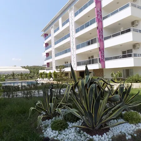 Myra Park Residenz 아파트 *
